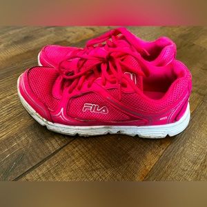 FILA pink athletic shoes. Comfortable & cute. Women’s size 8.5